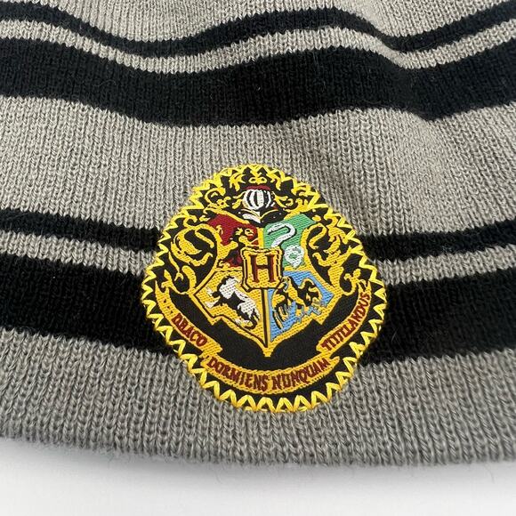 Harry Potter Beanie Hogwarts School Crest Patch Black Grey Unisex Adult One Size - Picture 5 of 7